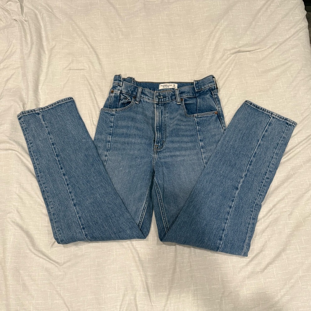 Abercrombie Ultra High Rise 90’s Straight Jean